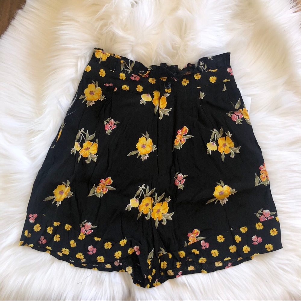 Forever21 floral black highwaist shorts